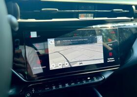 Альфа Ромео Джуниор 2025 в Европе на Automoto.ua Синий Альфа Ромео Джуниор, объемом двигателя 1 л и пробегом 2 тыс. км за 31453 $, фото 11 на Automoto.ua