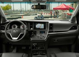 Toyota Sienna 2016 на тест-драйве, фото 9