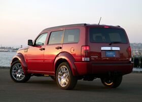 Додж Нитро, Внедорожник / Кроссовер 2007 - н.в. 3.7 i V6 12V