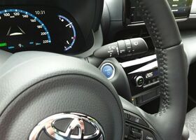 Серый Тойота Yaris Cross, объемом двигателя 1.49 л и пробегом 5 тыс. км за 31778 $, фото 13 на Automoto.ua