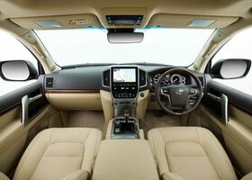 Toyota Land Cruiser 2017 на тест-драйве, фото 10