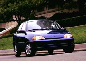Шевроле Метро, Седан 1998 - 2007 Sedan (MR226) 1.3 LSi
