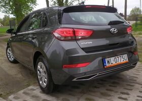 Хендай i30, об'ємом двигуна 1 л та пробігом 21 тис. км за 13369 $, фото 9 на Automoto.ua