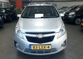 Шевроле Спарк 2010 в Европе на Automoto.ua Серебряный Шевроле Спарк, объемом двигателя 1 л и пробегом 87 тыс. км за 3798 $, фото 1 на Automoto.ua