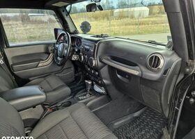 Джип Wrangler, об'ємом двигуна 3.61 л та пробігом 140 тис. км за 19438 $, фото 18 на Automoto.ua