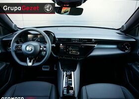 Альфа Ромео Джуніор 2025 у Європі на Automoto.ua Сірий Альфа Ромео Джуніор, об'ємом двигуна 1 л та пробігом 5 тис. км за 144715 $, фото 3 на Automoto.ua