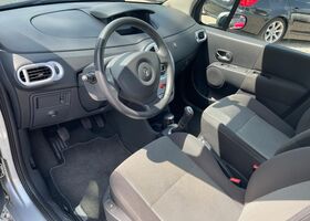 Рено Модус 2006 у Європі на Automoto.ua Сірий Рено Модус, об'ємом двигуна 1.15 л та пробігом 104 тис. км за 3842 $, фото 9 на Automoto.ua