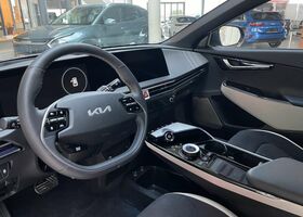 Черный Киа EV6, объемом двигателя 0 л и пробегом 90 тыс. км за 64897 $, фото 7 на Automoto.ua