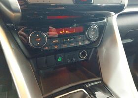 Мицубиси Eclipse Cross 2020 в Европе на Automoto.ua Красный Мицубиси Eclipse Cross, объемом двигателя 1.5 л и пробегом 29 тыс. км за 25795 $, фото 16 на Automoto.ua