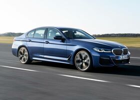 Тест-драйв нового автомобіля BMW 5-Series 2021 з фотографіями