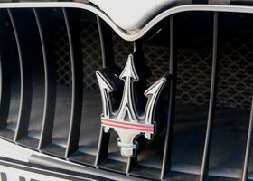 Сірий Мазераті Quattroporte, об'ємом двигуна 4.24 л та пробігом 53 тис. км за 38272 $, фото 15 на Automoto.ua