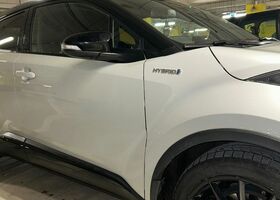 Тойота C-HR 2021 в Европе на Automoto.ua Серый Тойота C-HR, объемом двигателя 1 л и пробегом 34 тыс. км за 115000 $, фото 4 на Automoto.ua