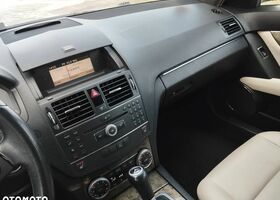 Мерседес Ц-Класс 2008 в Европе на Automoto.ua Черный Мерседес Ц-Класс, объемом двигателя 1 л и пробегом 227 тыс. км за 28500 $, фото 34 на Automoto.ua