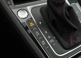 Фольксваген Гольф ГТІ 2019 у Європі на Automoto.ua Сірий Фольксваген Гольф ГТІ, об'ємом двигуна 0 л та пробігом 113 тис. км за 33639 $, фото 9 на Automoto.ua