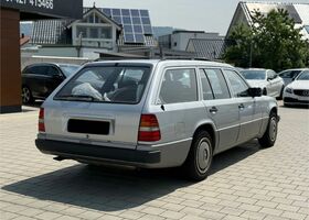 Мерседес 200 1993 в Европе на Automoto.ua Серебряный Мерседес 200, объемом двигателя 2 л и пробегом 287 тыс. км за 4116 $, фото 5 на Automoto.ua