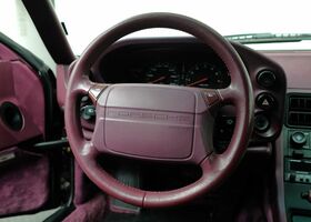 Порше 928 1993 у Європі на Automoto.ua Червоний Порше 928, об'ємом двигуна 5.4 л та пробігом 97 тис. км за 110881 $, фото 15 на Automoto.ua