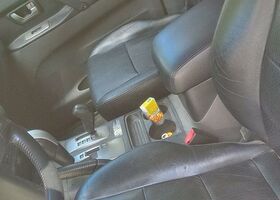 Міцубісі Паджеро 2004 у Європі на Automoto.ua Сірий Міцубісі Паджеро, об'ємом двигуна 0 л та пробігом 274 тис. км за 5000 $, фото 6 на Automoto.ua