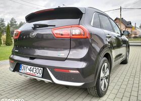 Кіа Niro, об'ємом двигуна 1.58 л та пробігом 183 тис. км за 12959 $, фото 15 на Automoto.ua