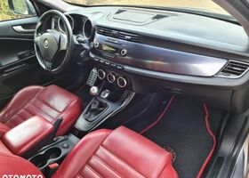 Альфа Ромео Giulietta 2011 у Європі на Automoto.ua Сірий Альфа Ромео Giulietta, об'ємом двигуна 1 л та пробігом 188 тис. км за 5448 $, фото 9 на Automoto.ua