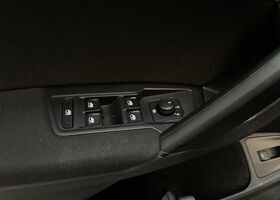 Фольксваген Тигуан 2020 в Европе на Automoto.ua Черный Фольксваген Тигуан, объемом двигателя 1.5 л и пробегом 157 тыс. км за 26151 $, фото 20 на Automoto.ua