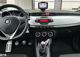 Альфа Ромео Giulietta, об'ємом двигуна 1.74 л та пробігом 161 тис. км за 10799 $, фото 25 на Automoto.ua