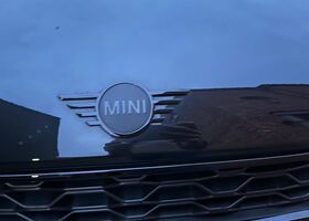 Черный Мини Cooper SE, объемом двигателя 1.5 л и пробегом 17 тыс. км за 41935 $, фото 6 на Automoto.ua