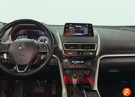 Мицубиси Eclipse Cross 2018 в Европе на Automoto.ua Белый Мицубиси Eclipse Cross, объемом двигателя 1.5 л и пробегом 102 тыс. км за 17446 $, фото 10 на Automoto.ua
