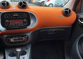 Білий Смарт Forfour, об'ємом двигуна 0.99 л та пробігом 24 тис. км за 15591 $, фото 12 на Automoto.ua