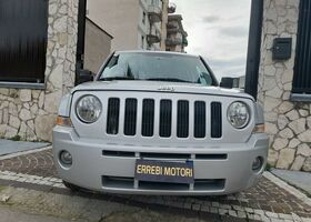 Джип Патриот 2009 в Европе на Automoto.ua Серый Джип Патриот, объемом двигателя 1.97 л и пробегом 198 тыс. км за 4000 $, фото 2 на Automoto.ua