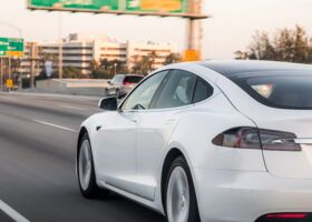 Tesla Model S 2019 на тест-драйве, фото 6