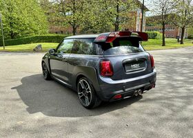 Серый Мини John Cooper Works, объемом двигателя 2 л и пробегом 33 тыс. км за 43089 $, фото 3 на Automoto.ua