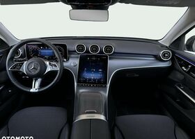Мерседес Ц-Класс 2023 в Европе на Automoto.ua Серый Мерседес Ц-Класс, объемом двигателя 1 л и пробегом 18 тыс. км за 62352 $, фото 8 на Automoto.ua