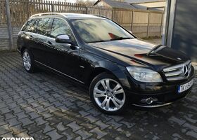 Мерседес Ц-Класс 2008 в Европе на Automoto.ua Черный Мерседес Ц-Класс, объемом двигателя 1 л и пробегом 227 тыс. км за 28500 $, фото 1 на Automoto.ua