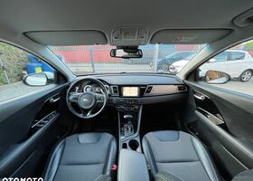 Киа Niro, объемом двигателя 1.58 л и пробегом 149 тыс. км за 12959 $, фото 21 на Automoto.ua