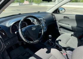 Хендай i30, объемом двигателя 1.4 л и пробегом 149 тыс. км за 4255 $, фото 5 на Automoto.ua