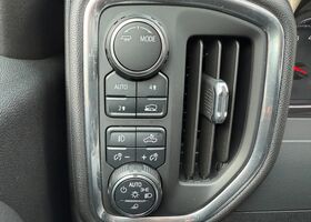 Шевроле Сильверадо 2021 в Европе на Automoto.ua Серый Шевроле Сильверадо, объемом двигателя 3 л и пробегом 148 тыс. км за 48792 $, фото 13 на Automoto.ua