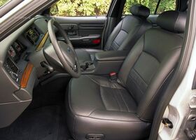 Форд Краун Виктория, Седан 1999 - 2003 (P7) 4.6 i V8