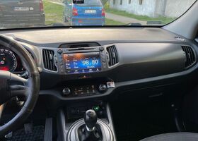 Кіа Sportage, об'ємом двигуна 1.59 л та пробігом 208 тис. км за 8315 $, фото 7 на Automoto.ua