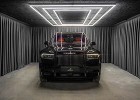 Черный Ролс Ройс Cullinan, объемом двигателя 6.75 л и пробегом 50 тыс. км за 624220 $, фото 1 на Automoto.ua