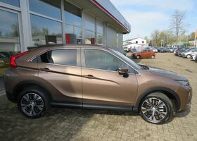 Коричневый Мицубиси Eclipse Cross, объемом двигателя 1.5 л и пробегом 43 тыс. км за 22487 $, фото 6 на Automoto.ua