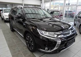 Чорний Міцубісі Outlander PHEV, об'ємом двигуна 2 л та пробігом 114 тис. км за 22865 $, фото 2 на Automoto.ua