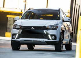 Mitsubishi Outlander 2018 на тест-драйве, фото 6