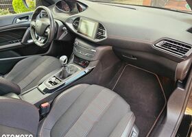 Пежо 308, объемом двигателя 1.2 л и пробегом 138 тыс. км за 9698 $, фото 26 на Automoto.ua