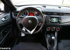 Альфа Ромео Giulietta, об'ємом двигуна 1.37 л та пробігом 95 тис. км за 9914 $, фото 28 на Automoto.ua