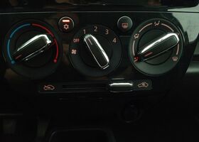 Мицубиси Спейс Стар 2022 в Европе на Automoto.ua Белый Мицубиси Спейс Стар, объемом двигателя 1.19 л и пробегом 59 тыс. км за 14026 $, фото 12 на Automoto.ua