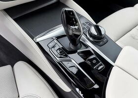 Купить BMW 5-Series 2021 с коробкой-автомат