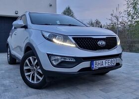 Кіа Sportage, об'ємом двигуна 1.59 л та пробігом 167 тис. км за 12073 $, фото 5 на Automoto.ua