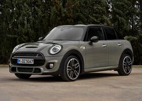 Чотирьохдверний кузов Mini Cooper 2021 сірого кольору