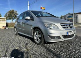 Мерседес Б-клас 2011 у Європі на Automoto.ua Сірий Мерседес Б-клас, об'ємом двигуна 1 л та пробігом 367 тис. км за 4819 $, фото 1 на Automoto.ua