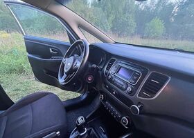 Кіа Каренс, об'ємом двигуна 1.59 л та пробігом 132 тис. км за 14039 $, фото 7 на Automoto.ua